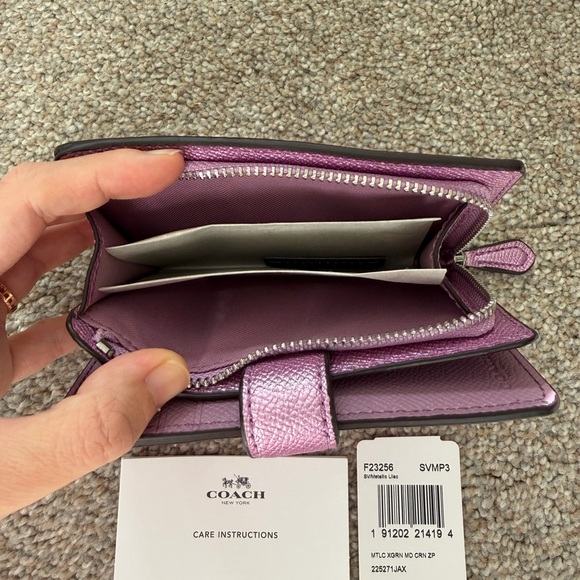 COACH Metallic Crossgrain Leather Medium Bifold Wallet F23256 pink - Picture 3 of 5